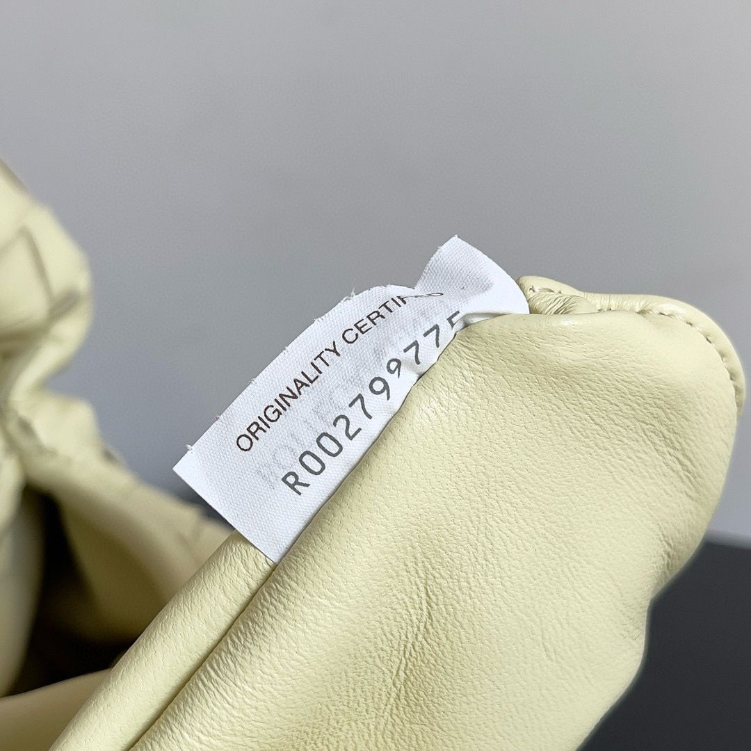 Bottega Veneta Medium Hop Original Leather Bag 763966 Lemon Bottega Veneta Medium Hop Original Leather Bag 763966 Lemon