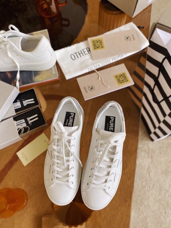 GOLDEN GOOSE DELUXE BRAND Flat shoes 45016-2