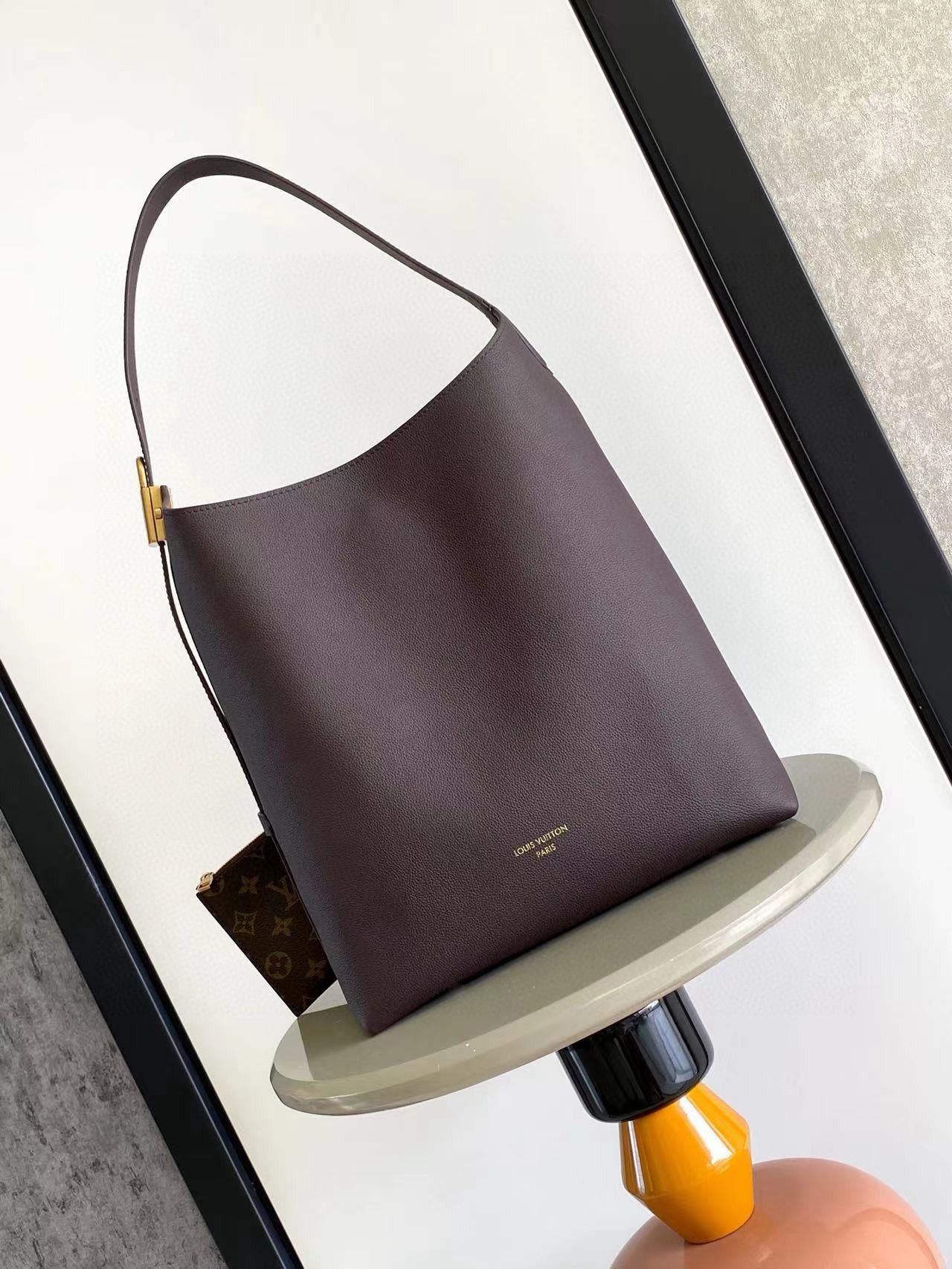 Louis Vuitton Low Key Hobo MM M25022 Coffee Louis Vuitton Low Key Hobo MM M25022 Coffee