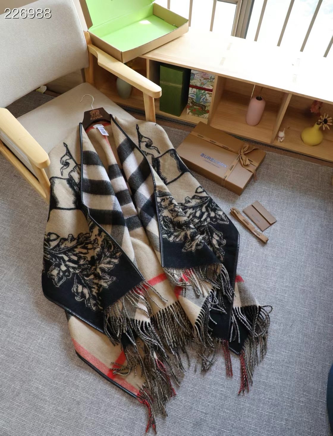 Burberry Cape Double-sided cashmere B35912