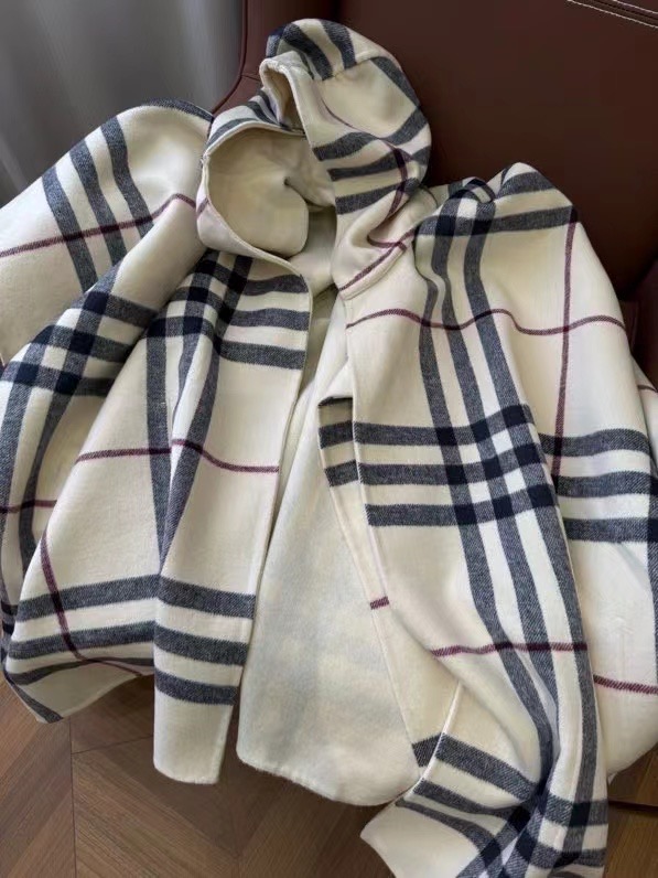 Burberry Cape Double-sided cashmere GG35929