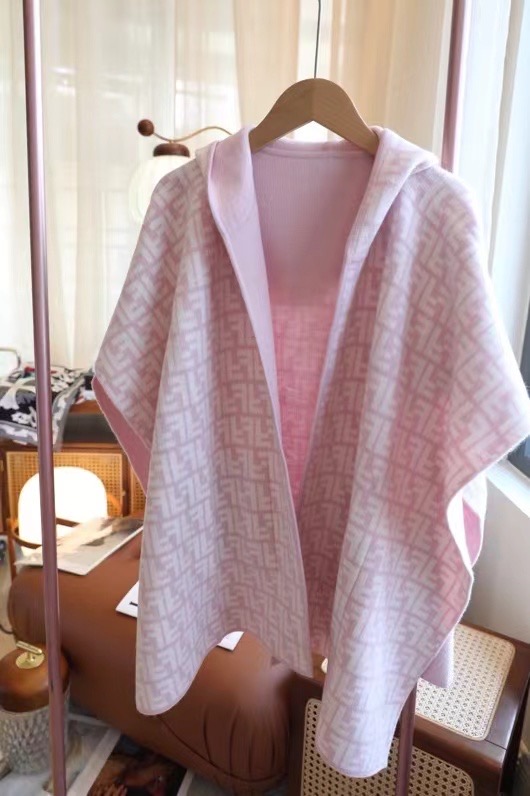 Fendi Cape Double-sided cashmere FDC35904