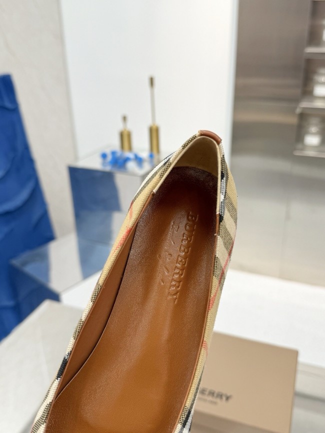 BurBerry Shoes 45068-4