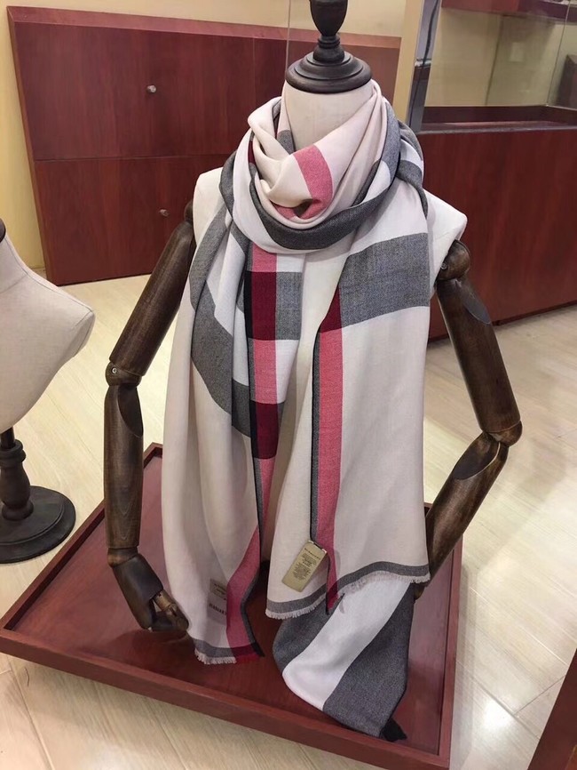 Burberry Shawl Wool Silk and Cotton KY191