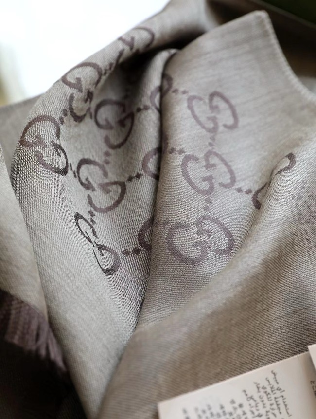 Gucci rinted GG cotton wool lame shawl 845243-4