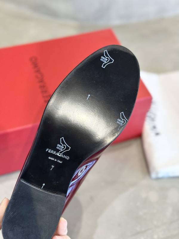 Ferragamo Shoes FMS00092