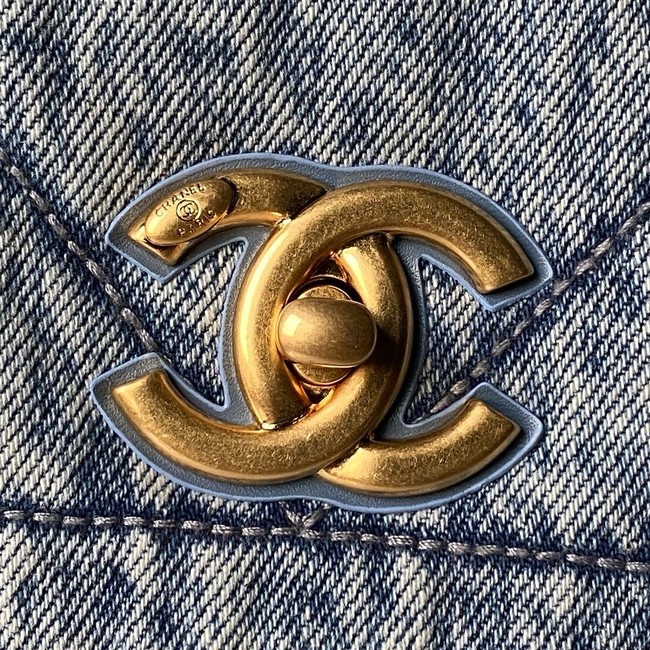 Chanel Maxi Flapbag AS5734 blue