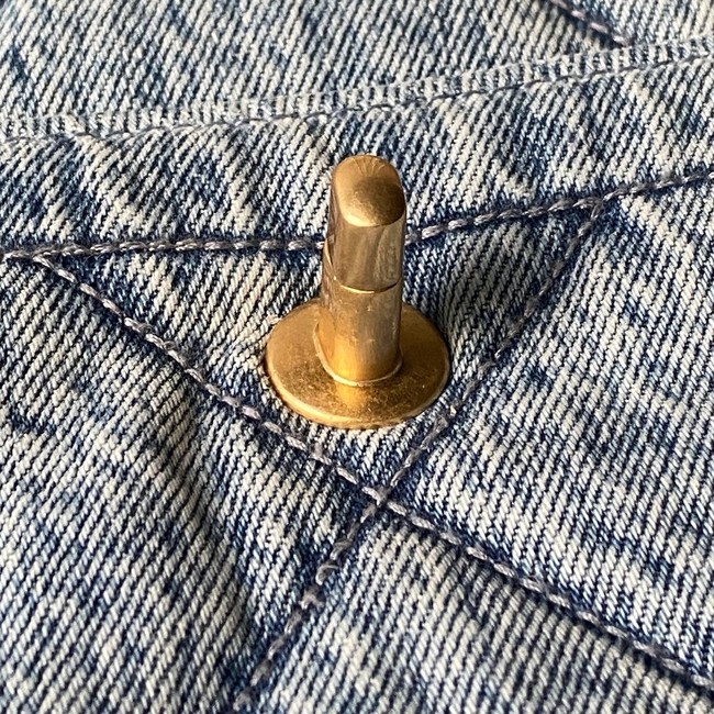 Chanel Maxi Flapbag AS5734 blue