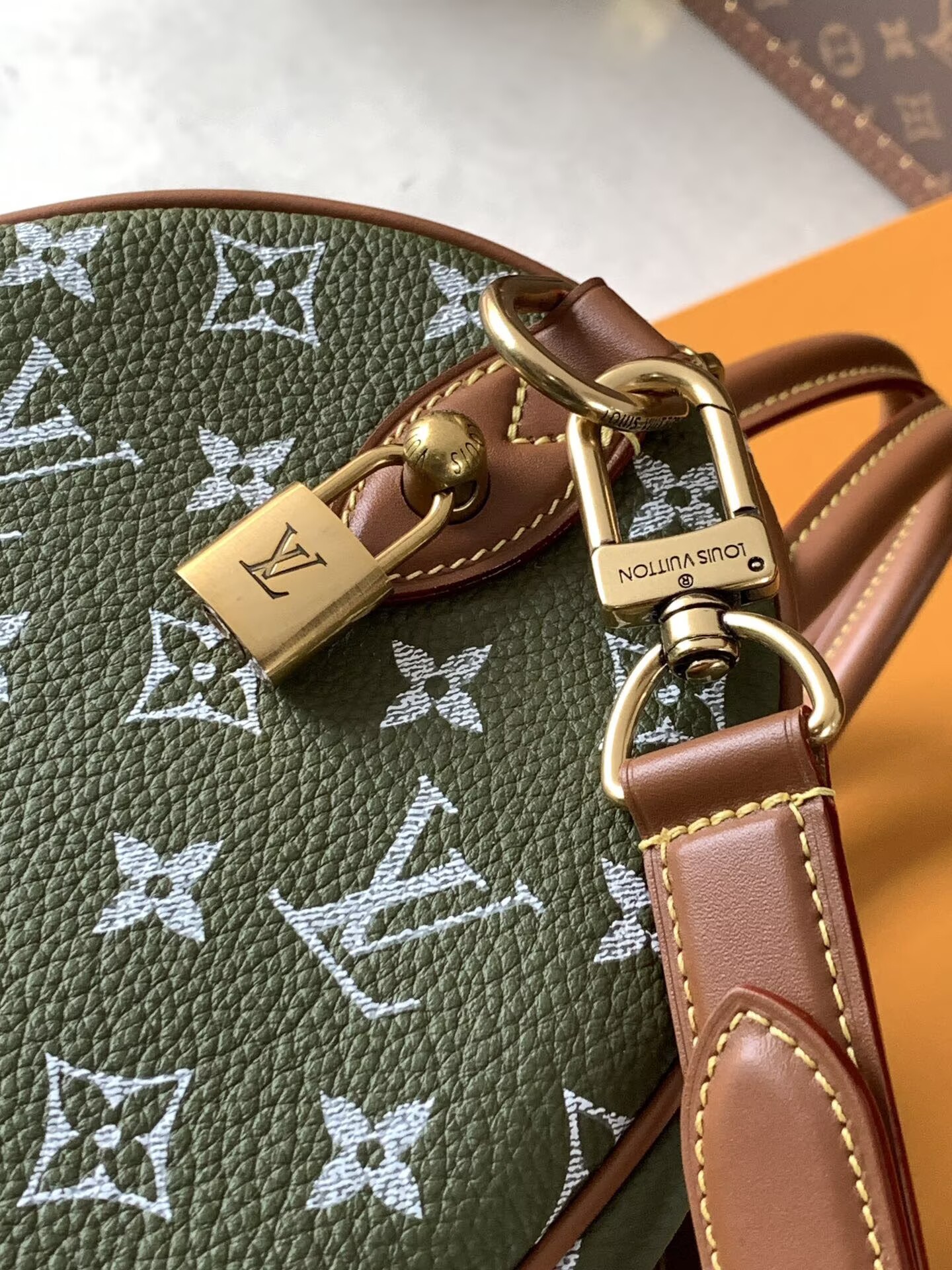 Louis Vuitton Monogram Canvas Speedy 30 Bandouliere M15241 Olive Green