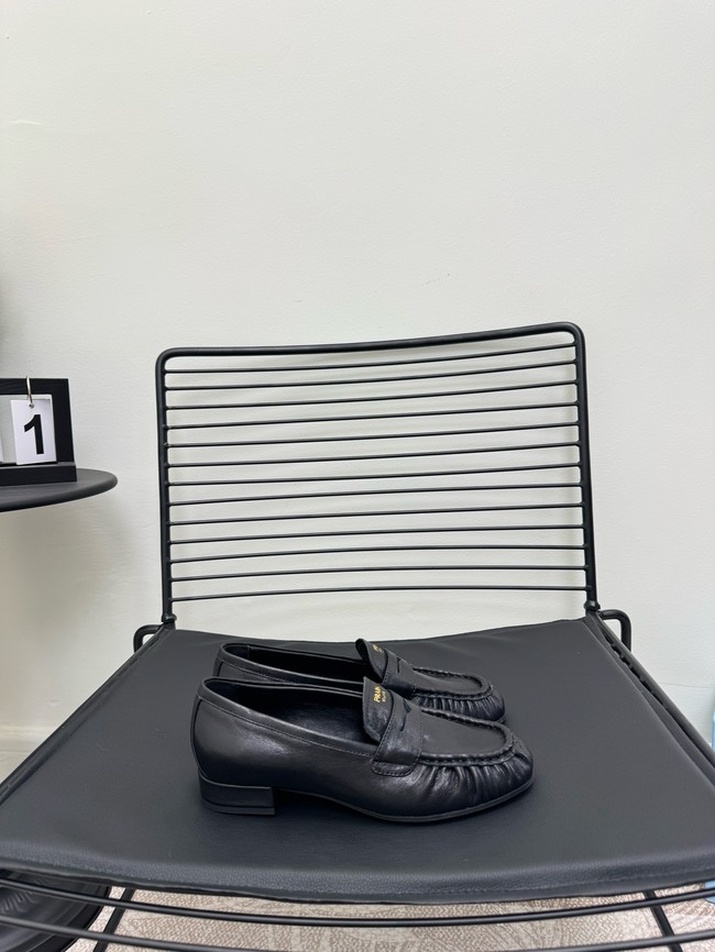 Prada leather loafers 21071-7