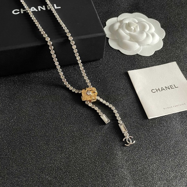 Chanel necklace CE82001