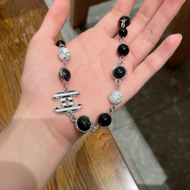 Chanel necklace CE82004
