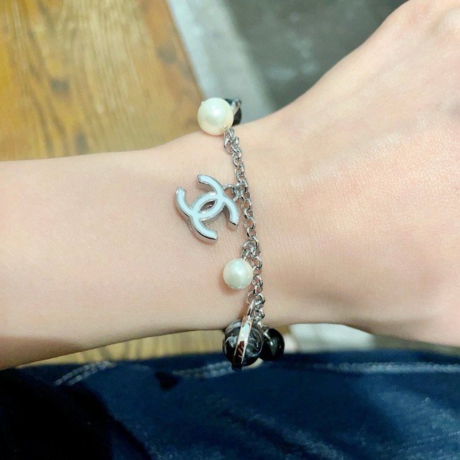 Chanel bracelet CE82005