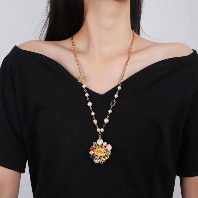 Chanel necklace CE82010