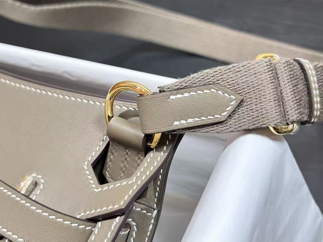 Hermes Jypsiere 31CM Shoulder Bag Calfskin Leather H0880 gold tone Hermes Jypsiere 31CM Shoulder Bag Calfskin Leather H0880 gold tone